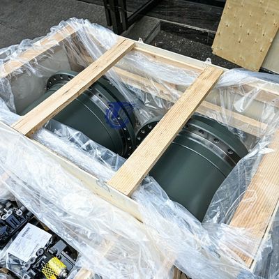 GM70 M3V270 لـ SY365 XCMG370 السفر الهيدروليكي محرك النهائي التجميع الأرضية تحت العربة قطع غيار محرك الحفر