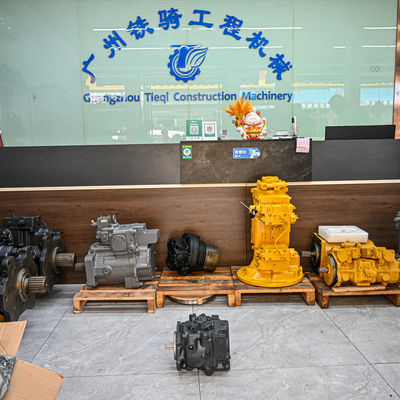 708-1U-01112 708-1U-04113 كوماتسو WB93R 95R 97R WB93R-5E0 708-1U-00111 مضخة المكبس الهيدروليكي لمروحة التروس
